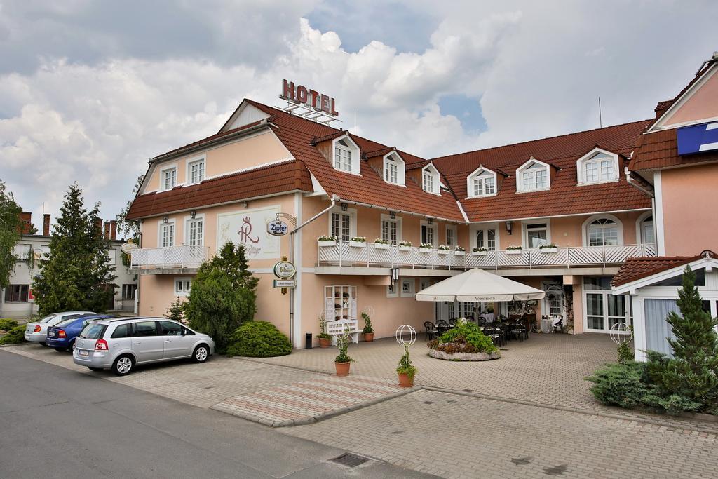 Bonyhád Hotel Rittinger מראה חיצוני תמונה