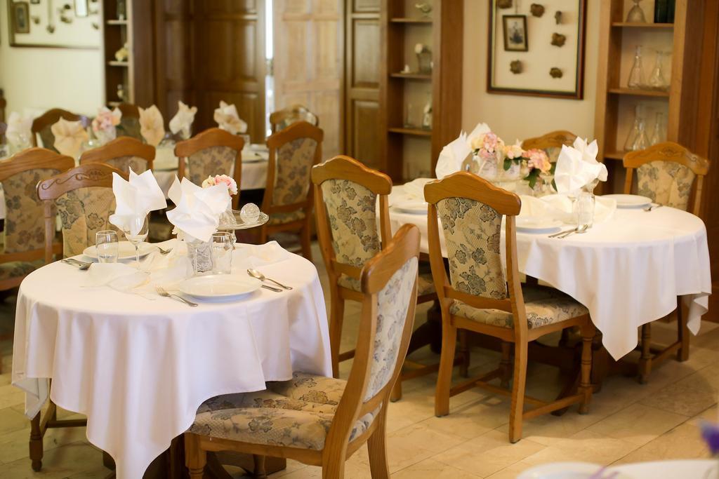 Bonyhád Hotel Rittinger מראה חיצוני תמונה