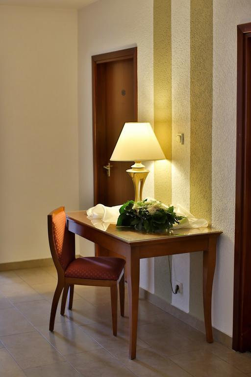 Bonyhád Hotel Rittinger מראה חיצוני תמונה