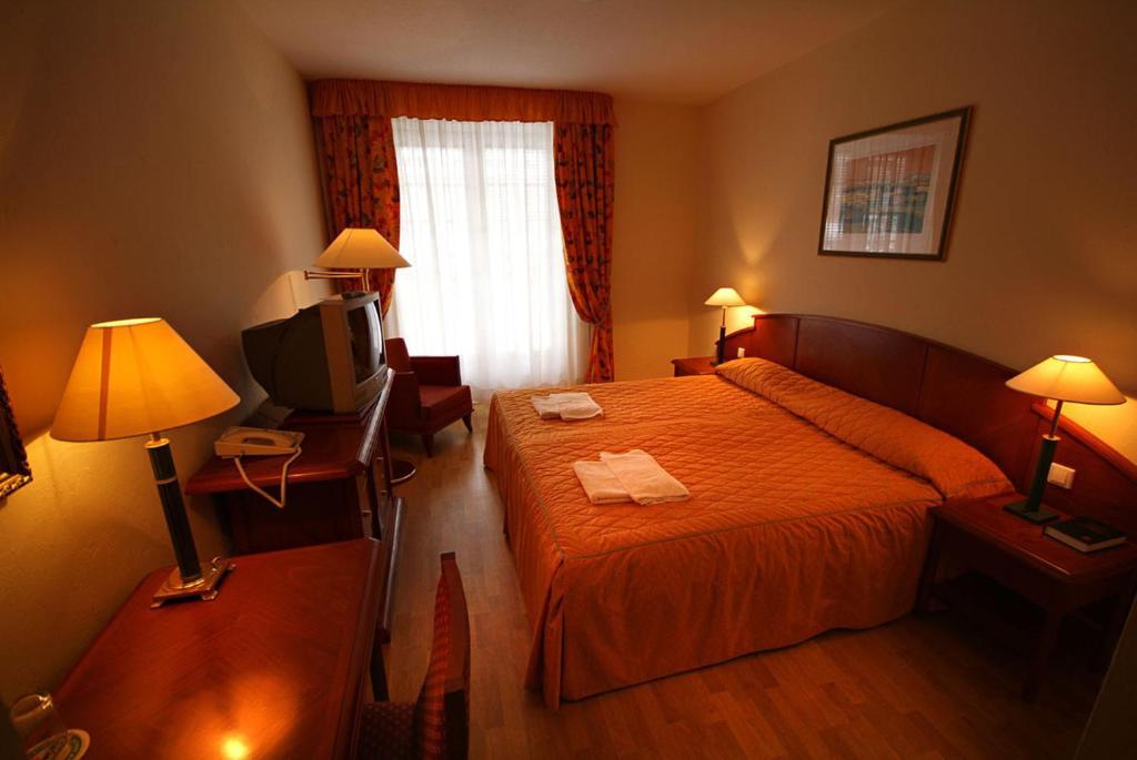 Bonyhád Hotel Rittinger מראה חיצוני תמונה